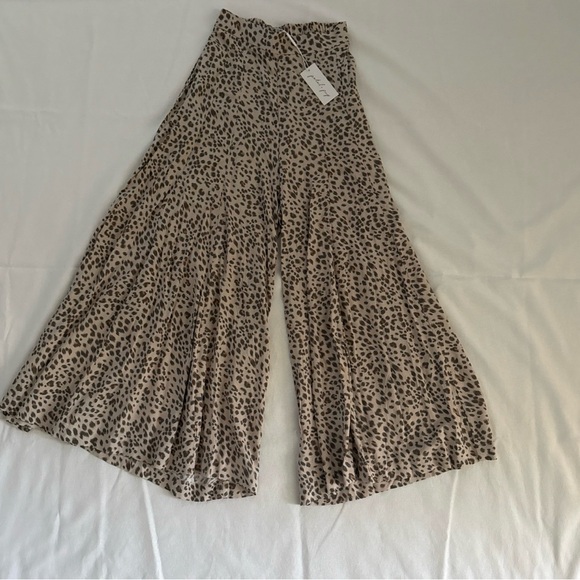 Women’s Beige Leopard Print Pants - Picture 3 of 4